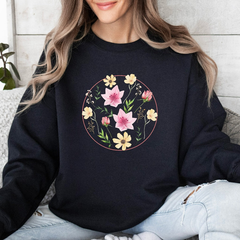Wildflower Sweatshirt, Flower Crewneck, Flowers Lover Shirt, Wild Flowers Shirt, Floral Tshirt, Gift for Mom